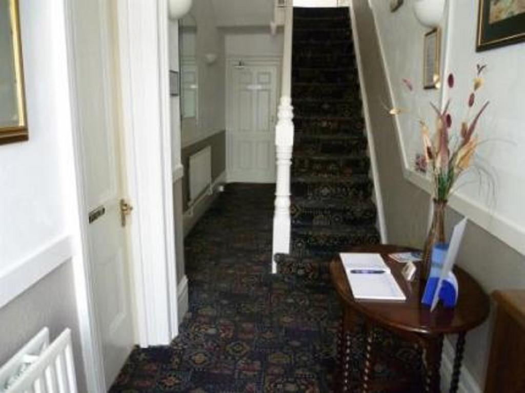 Sandy Bay Guest House Bournemouth Kültér fotó