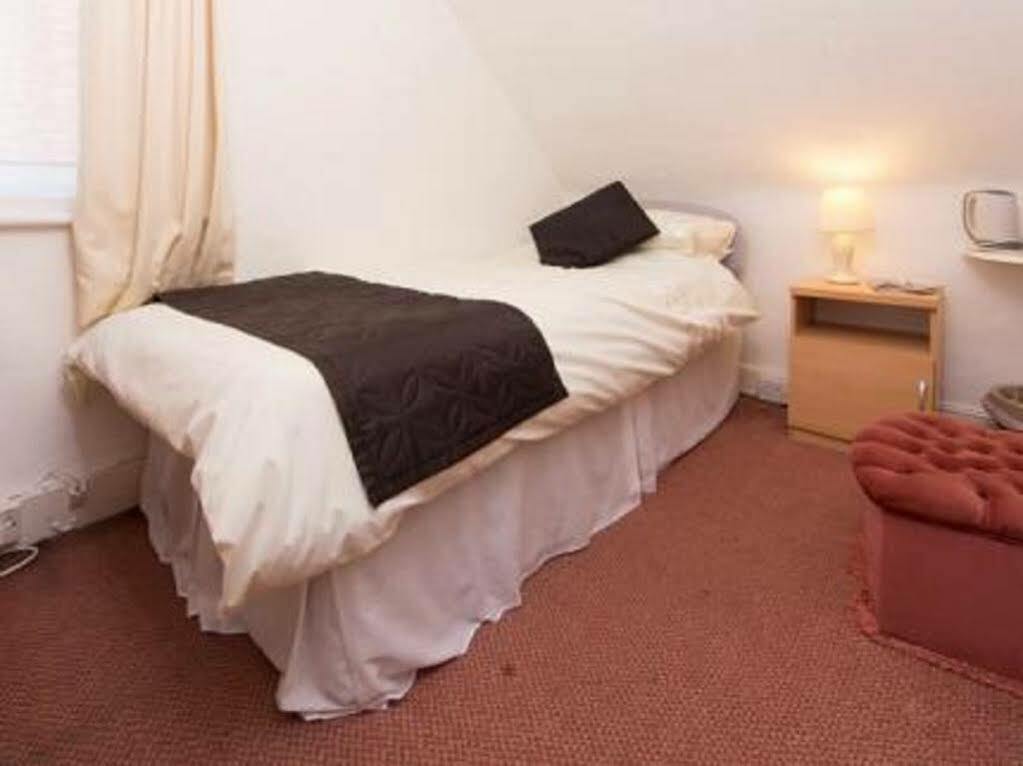 Sandy Bay Guest House Bournemouth Kültér fotó