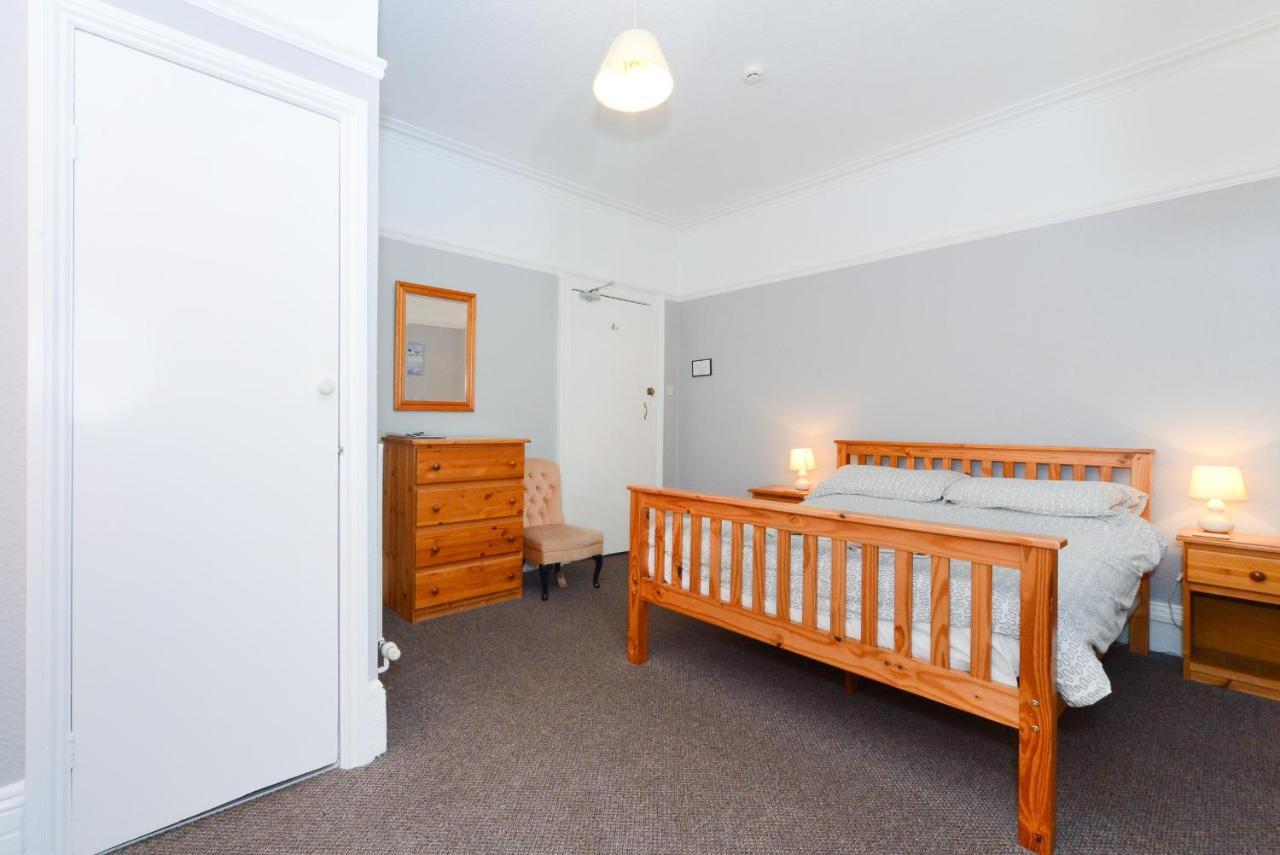 Sandy Bay Guest House Bournemouth Kültér fotó